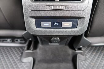 Volkswagen Touran 2.0 TDI DSG 150PS Highline Webasto - 14
