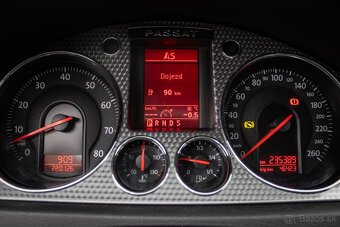 Volkswagen Passat Variant 3.2 V6 4Motion DSG - 14