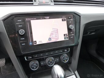 Volkswagen Passat R line  Variant 1.5 TSI DSG - 14
