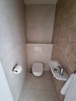 Predám moderne zariadený 3 izbový byt s veľkou terasou - 14