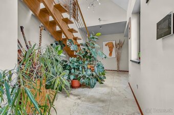 Na predaj komfortný a kvalitne postavený dom, Sološnica - 14