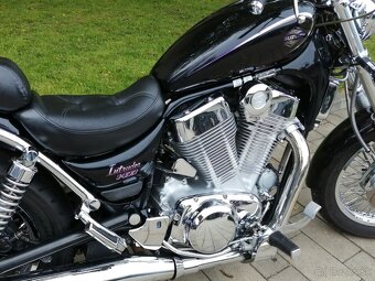 SUZUKI INTRUDER 1400 / TOP KRÁSNY originál stav - 14