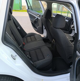 ŠKODA OCTAVIA COMBI 2.0 TDi 103KW CR FAMILY XENON NAVI ŤAŽNÉ - 14