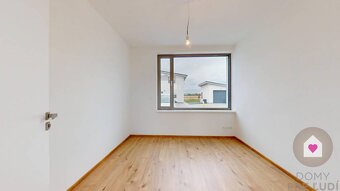 KOSTOLIŠTE - Skolaudovaná novostavba V ŠTANDARDE s hliníkový - 14