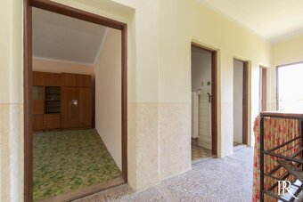 PREDAJ 5 IZBOVÝ RODINNÝ DOM S ROZSIAHLYM POZEMKOM - 14