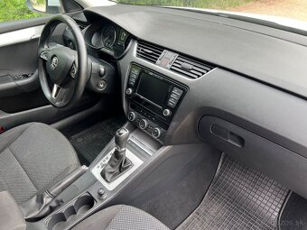 ŠKODA Octavia 3,1.6TDI,81kw,DSG,12/2015,biela perleť - 14