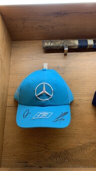F1 prilby 1:2 a šiltovky podpisane a modely - 14