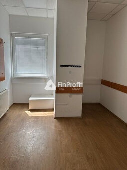 Na prenájom vykurovaný sklad s výmerou 8.600 m2 s administra - 14