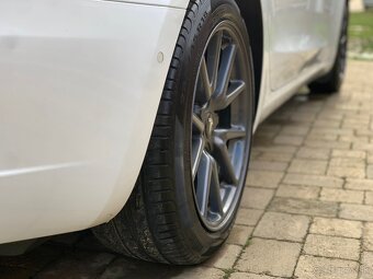 Tesla Model 3 SR+ / 2020 / 325 PS / 97000 km / zár 04/2028 - 14
