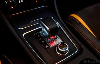 Mercedes-Benz AMG A45 Yellow Night Edition - 14