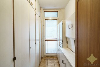 Exkluzívne na predaj veľký 3 izbový byt o výmere 81.30 m2 vo - 14