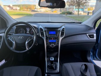 Hyundai i30 Hatchback 1.6 GDi Trikolor 6MT, Benzín 99 kW// - 14