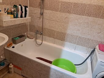 Na predaj dva rodinné domy vo Vrábloch - 14