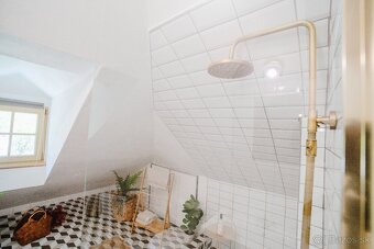 Zrekonštruovaný zariadený dom pri Námestí Svätej Trojice - 14