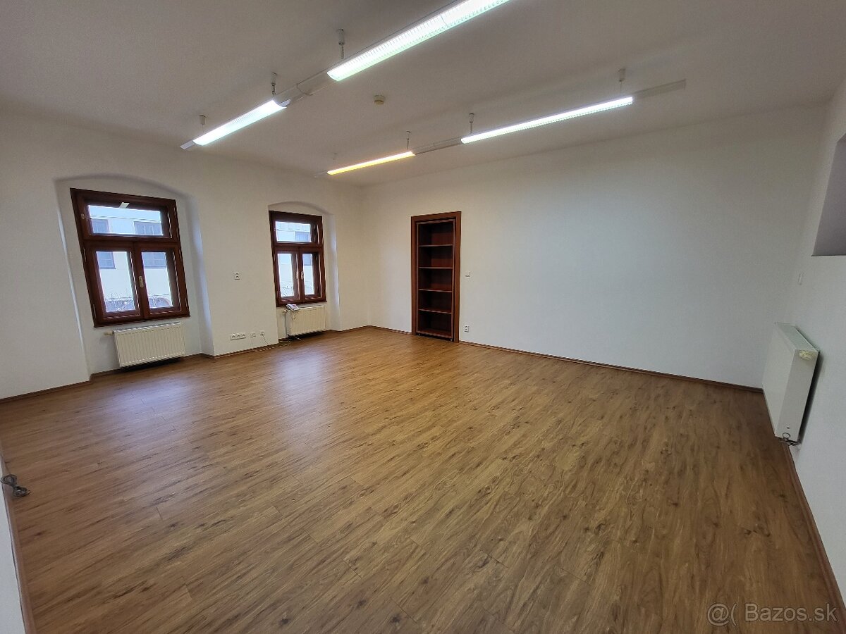 KANCELÁRSKY PRIESTOR - (6 MIESTNOSTÍ) 102,20m², PEZINOK - 15