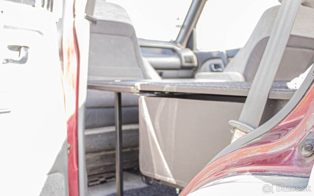 Mitsubishi Pajero Camper - 15