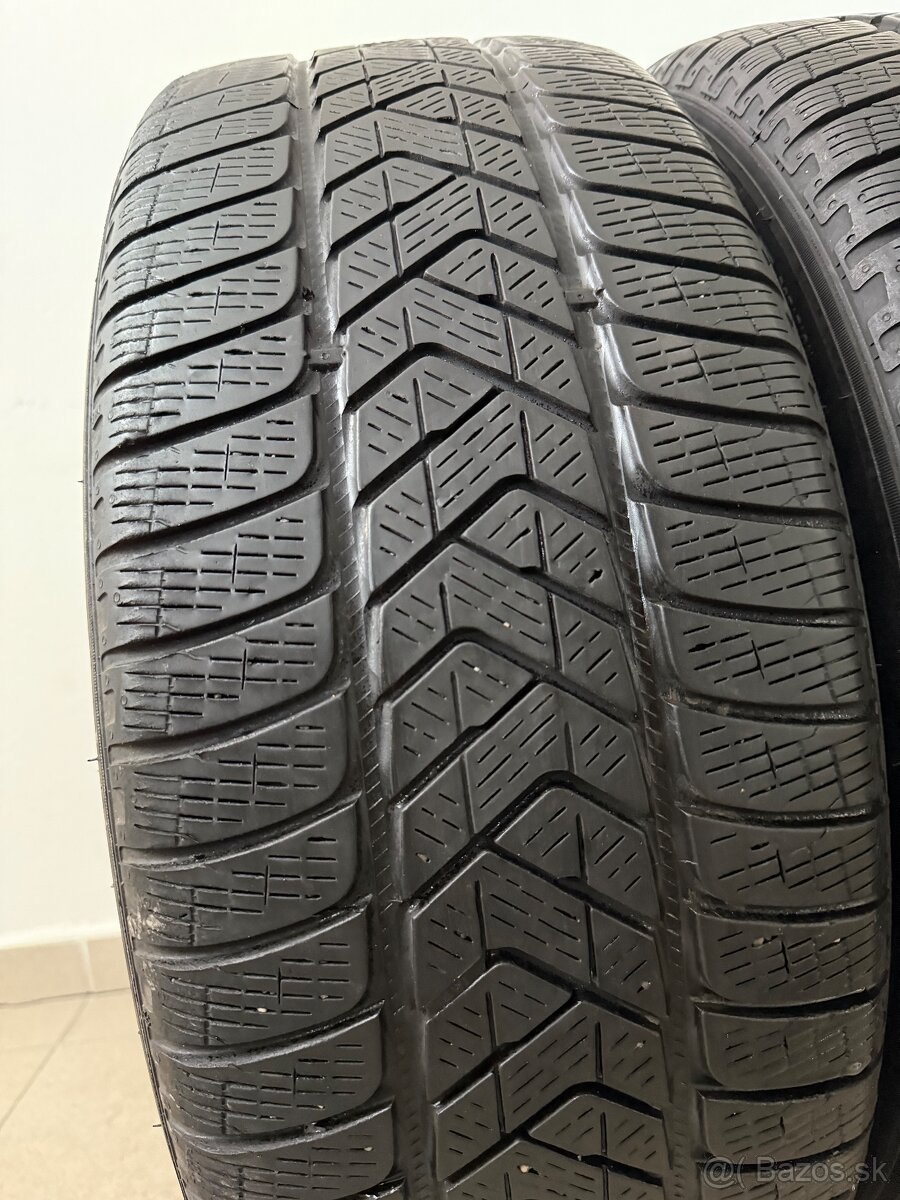 Zimné pneumatiky 235/60/18 Pirelli Scorpion Winter MO - 15