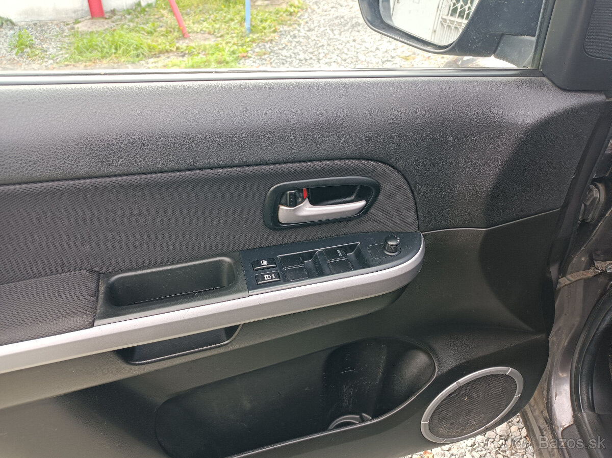 Suzuki Grand Vitara, 2.4-124kw,4x4,navi,xenon,2012 - 15