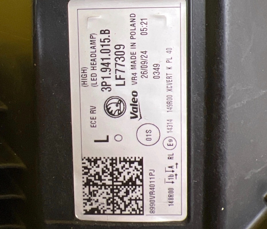 Škoda Superb 4 full led matrix presne svetla 3P1 - 15