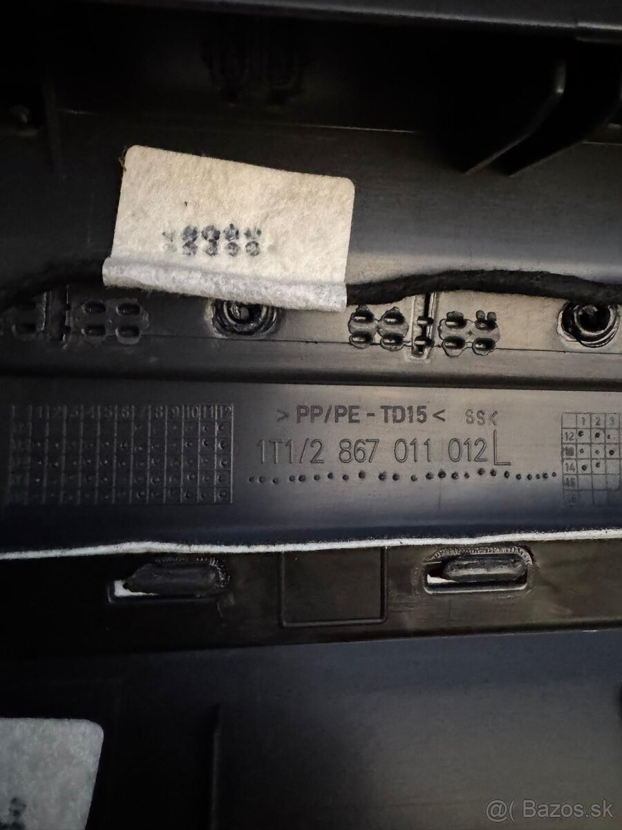 Tapacíre na VW Touran II - 15