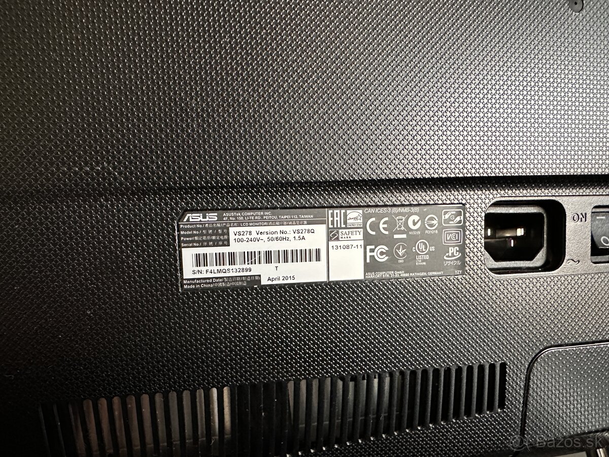 Pc zostava s monitorom a reproduktormi - 15