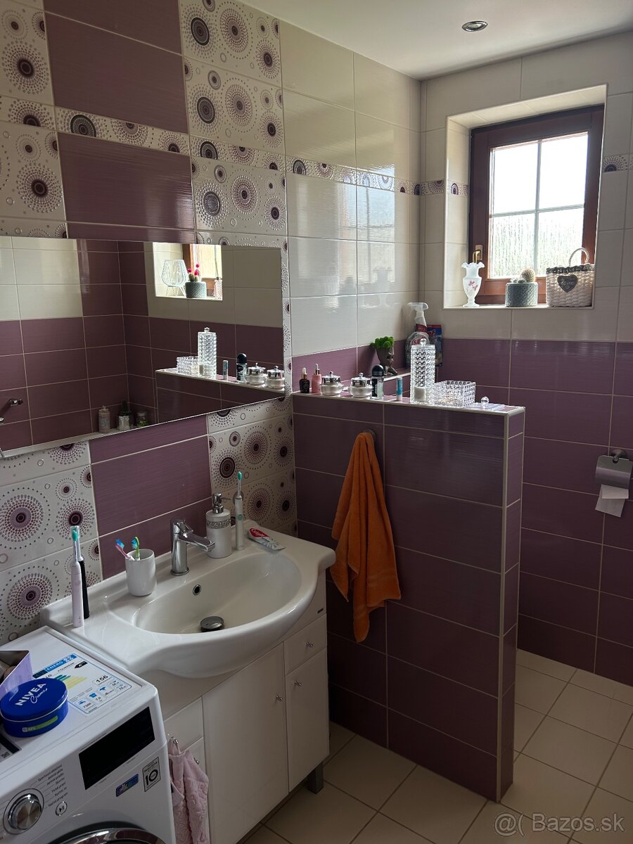 POKOJNÉ BÝVANIE V RODINNOM DOME V ŽIARI NAD HRONOM - 15