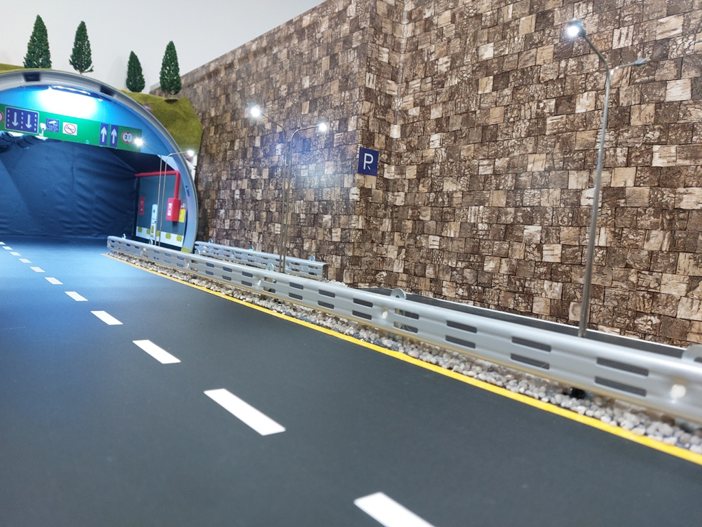 diorama dialnica s tunelom 1:18 - 15