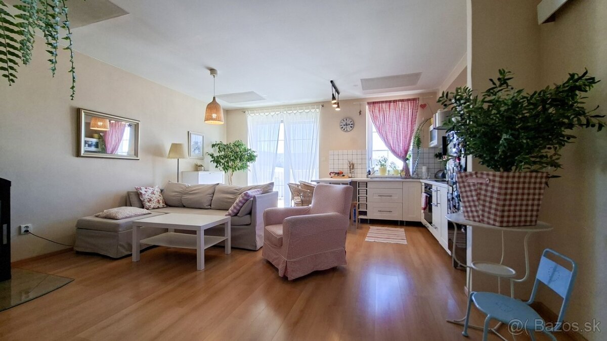 REZERVOVANÝ Rodinný dom vo Vlkovej, pekný výhľad - 15