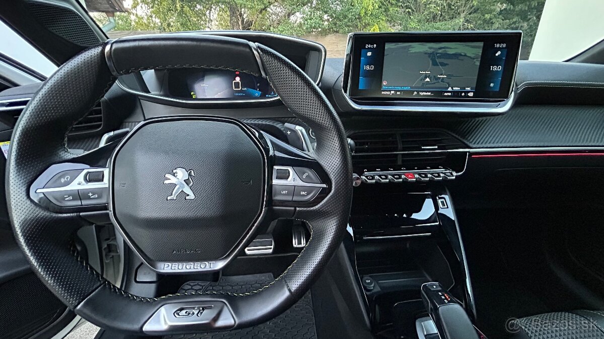 Peugeot 208 GT 1,2 benzín /96 kW AT8 - 15