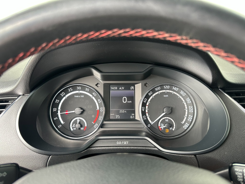 483- Škoda,Octavia Combi RS,2015,nafta,2.0 TDI RS,135kw - 15