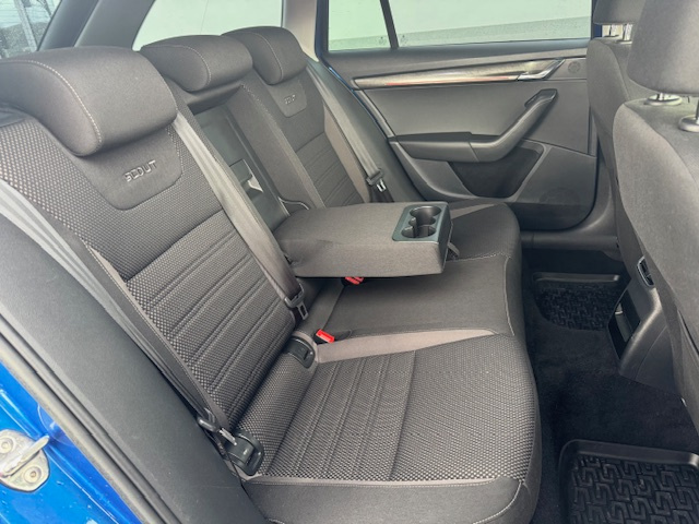 Škoda Octavia Combi 2.0 TDI Scout DSG 4x4 - 15
