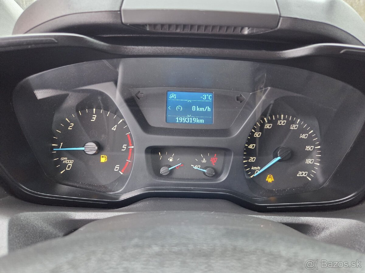 Predám dodávku Ford Transit Custom L2 H1 - 15