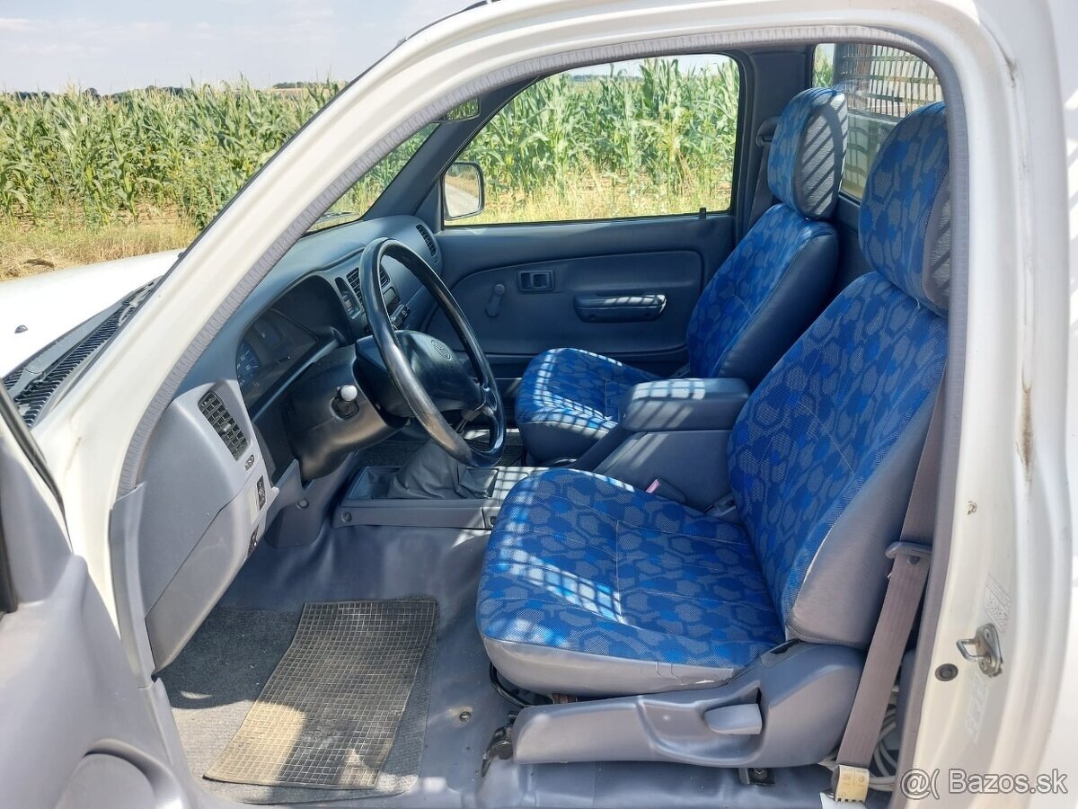 TOYOTA HILUX 3-STRANNÝ VYKLÁPAČ - 15