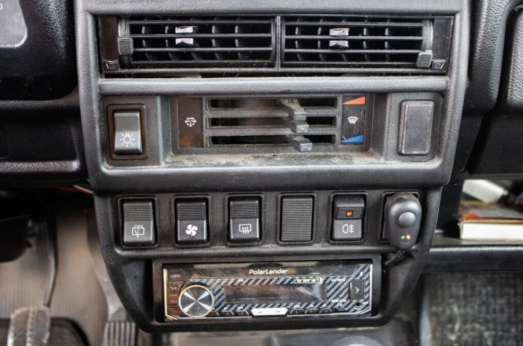 Lada Niva 61kW (2015) - 15