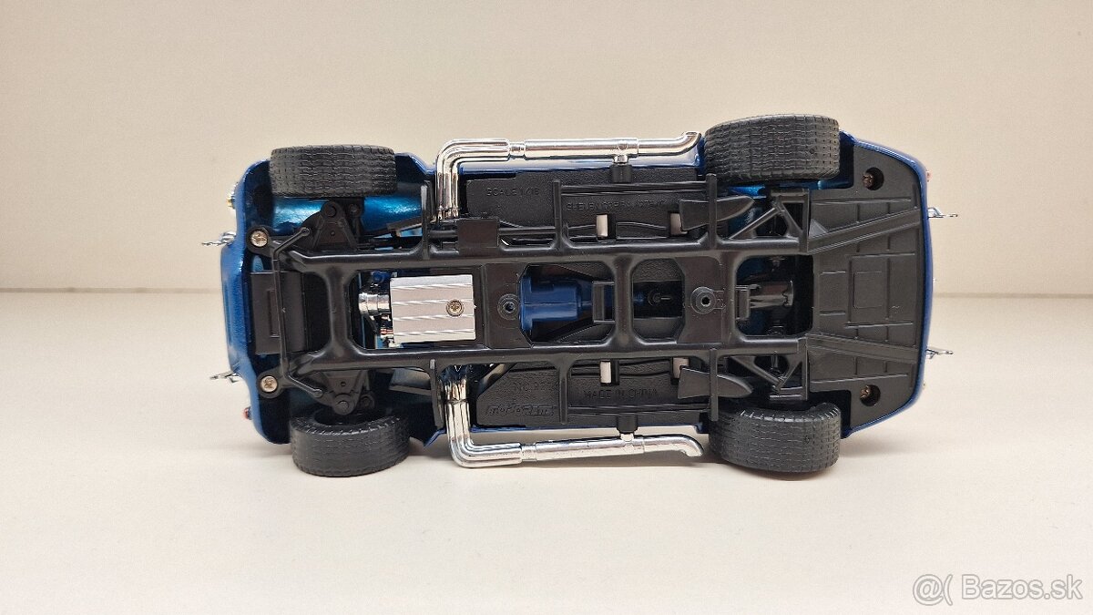 1:18 SHELBY COBRA 427S/C - 15