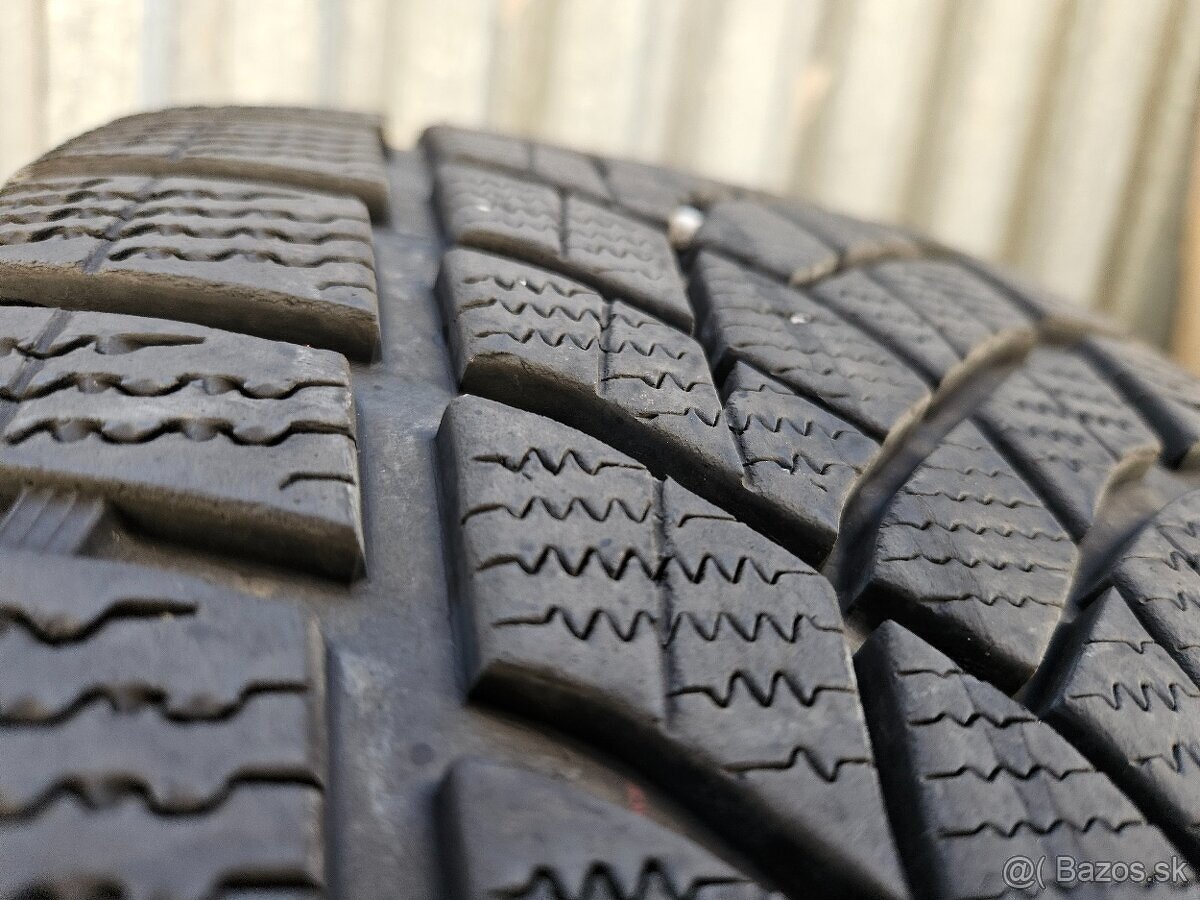 2 ks zimné pneumatiky GoodYear Ultragrip - 235/55 r19 - 15