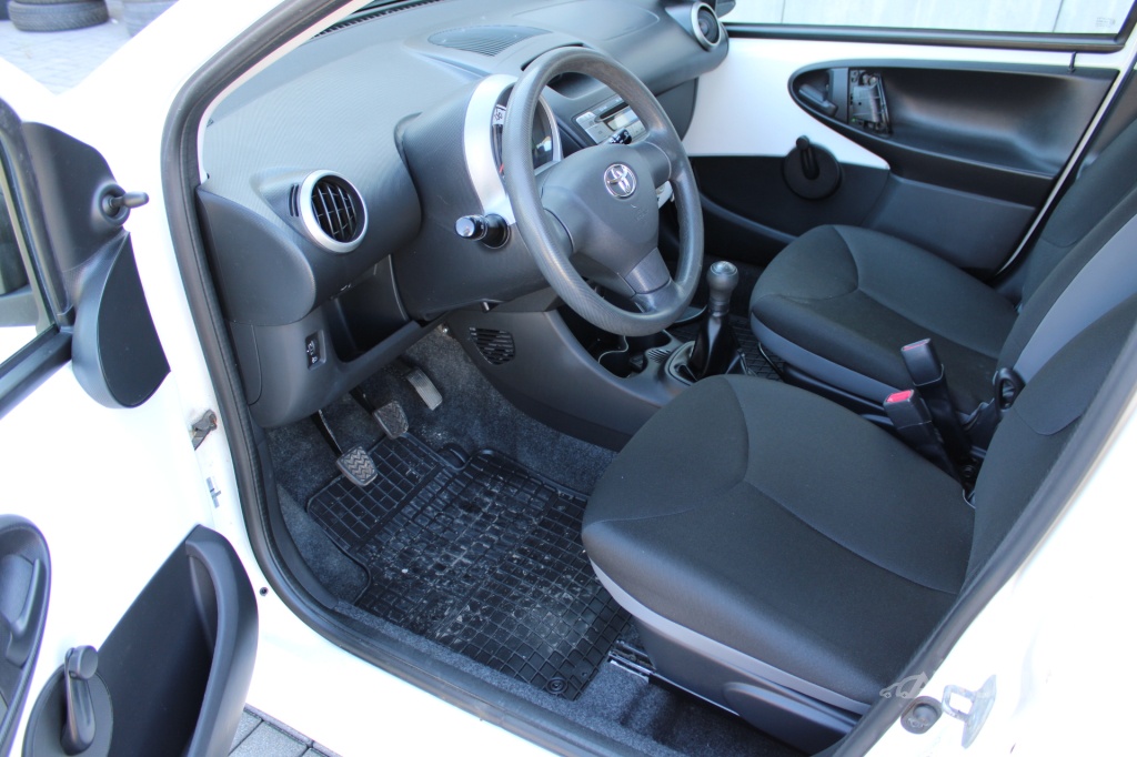 Toyota Aygo 1,0 i 50 kW - 15