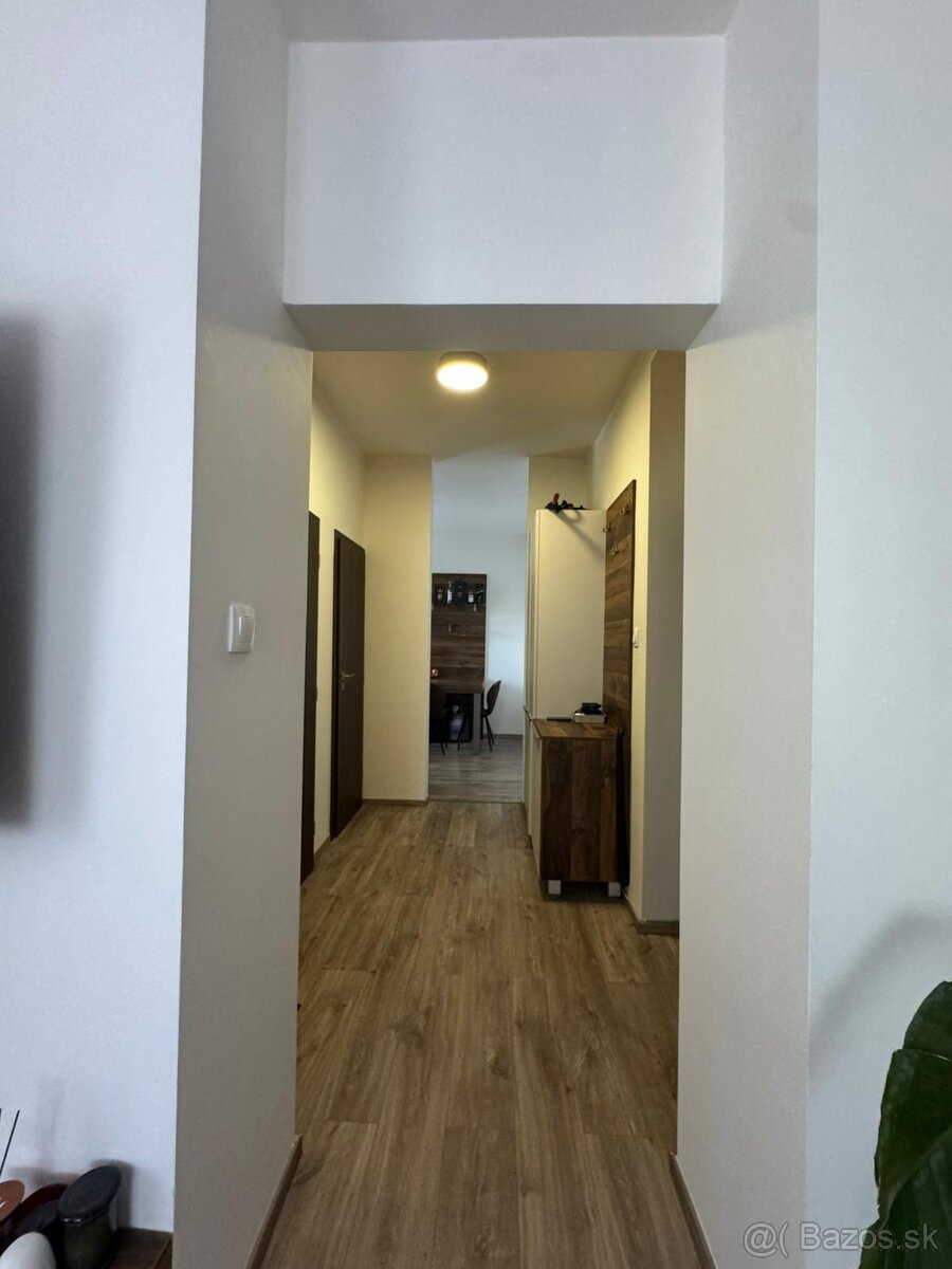 2 Izbový byt v blízkosti Nív a Eurovea - 15