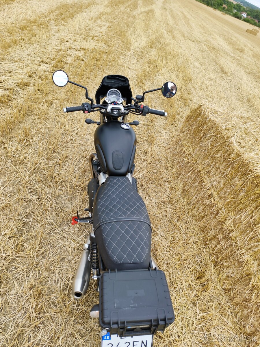Triumph street twin 900 - 15