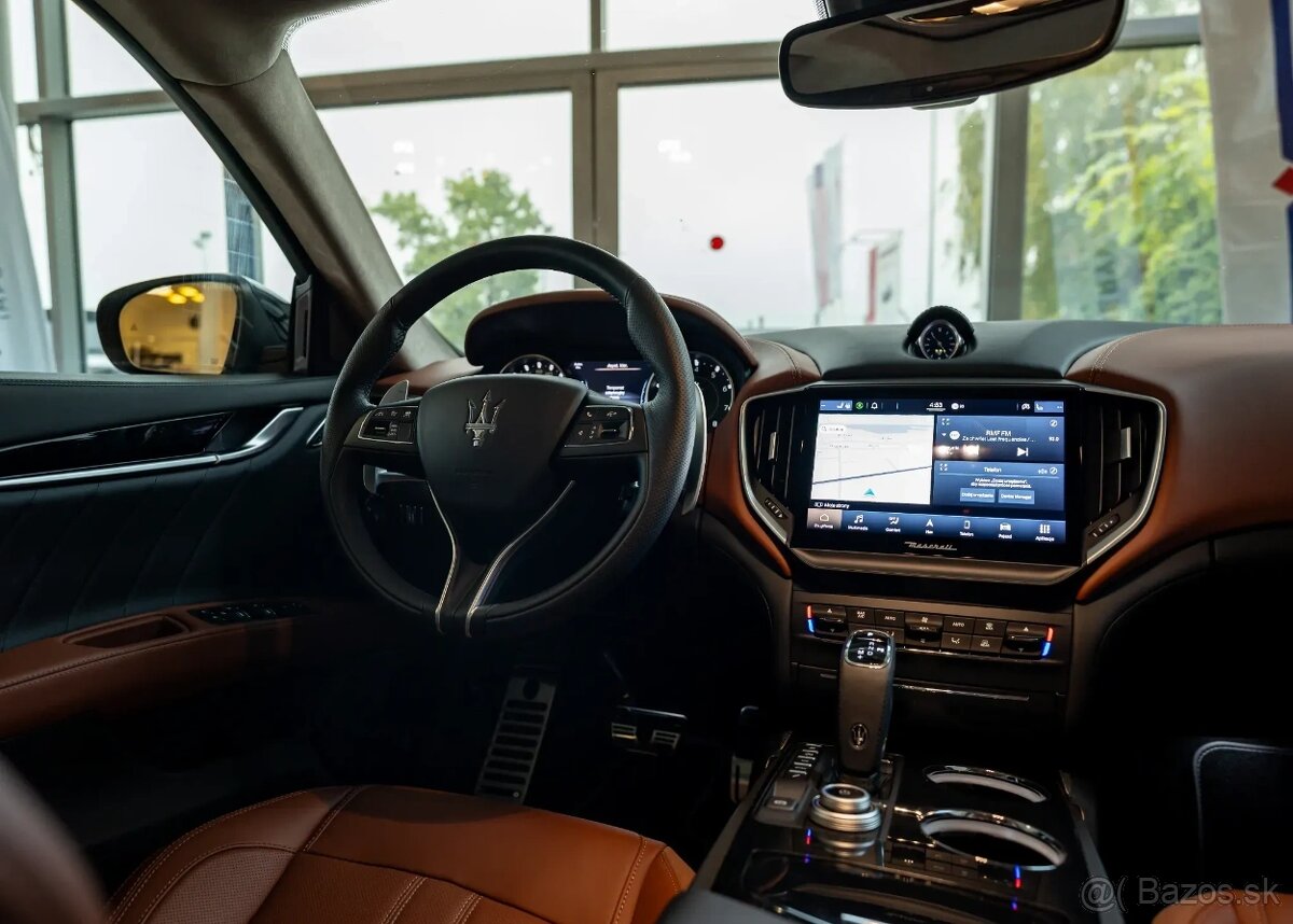 Maserati Ghibli Modena S Q4 - 15