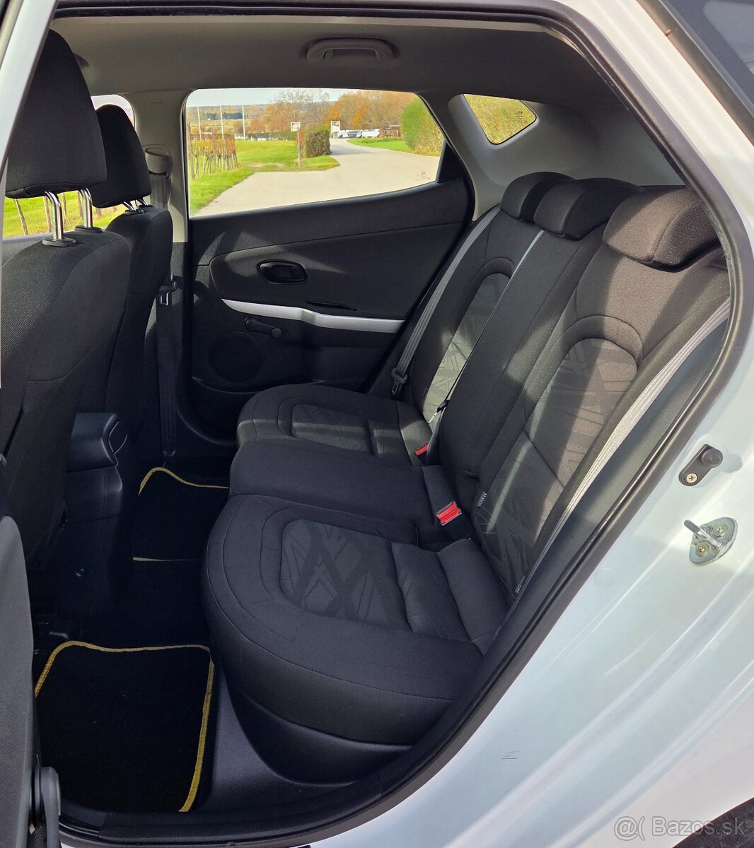 Kia Ceed 1.4 CRDi 66KW/90 koní R.V.07/2012 - 15