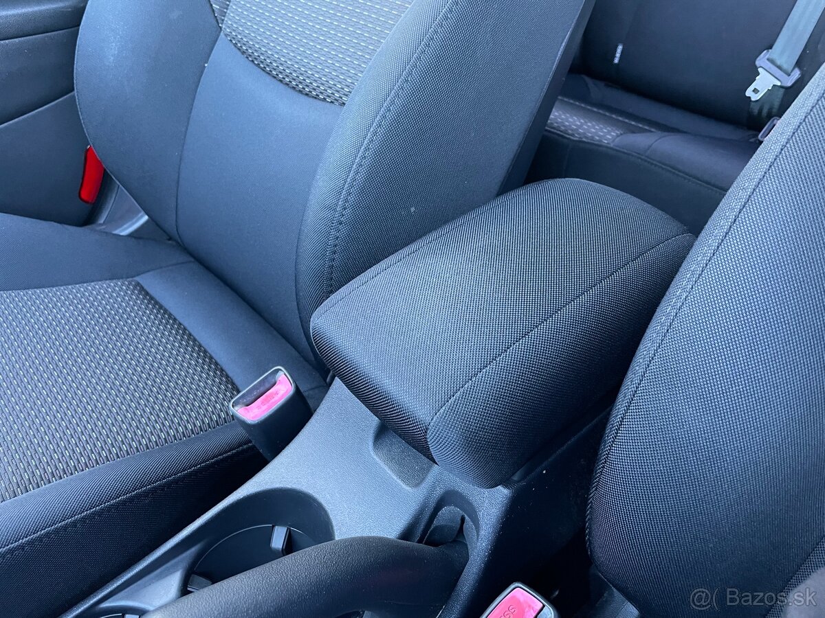 Hyundai i30 1.6 CRDi, 1 majiteľ, SR - 15