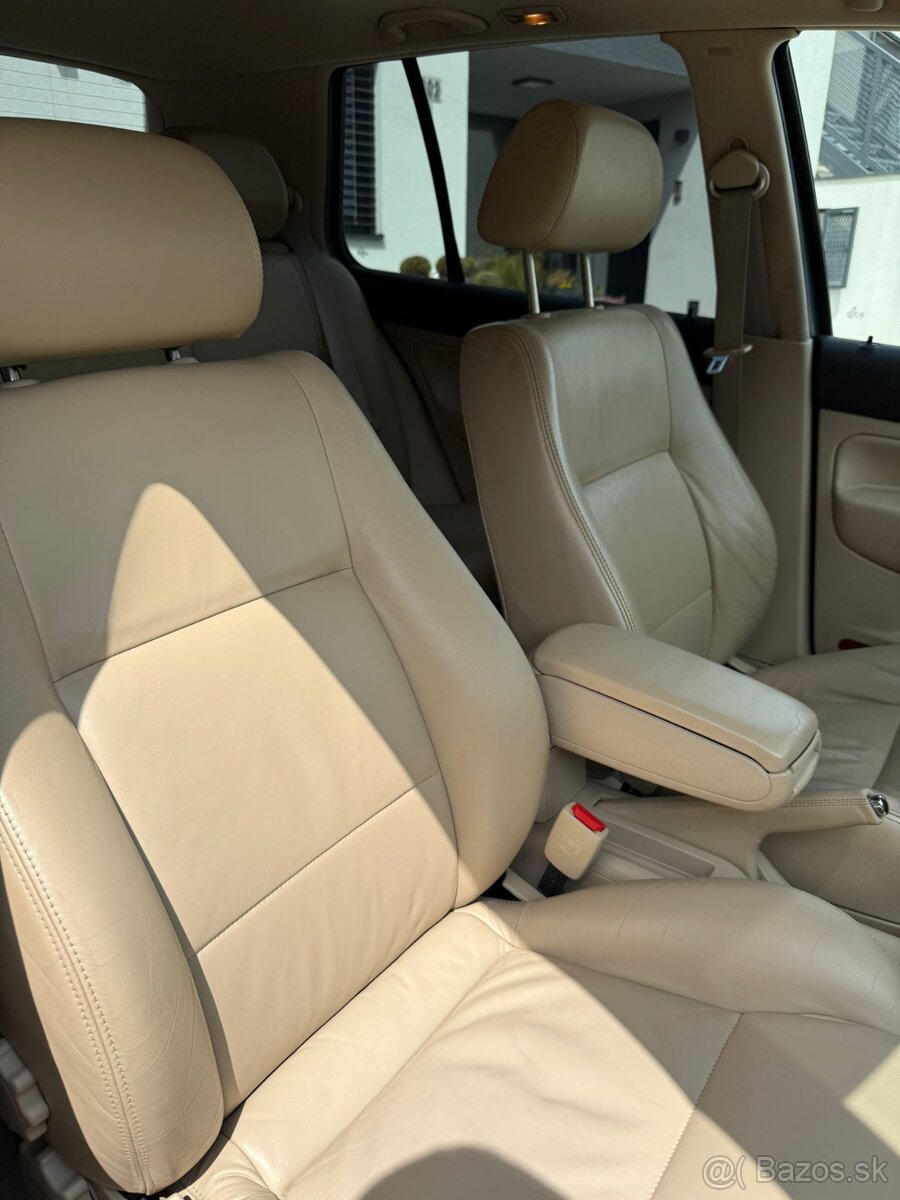 Volkswagen Golf 2.8 V6 4Motion 81000km UNIKÁTNÍ KUS - 15