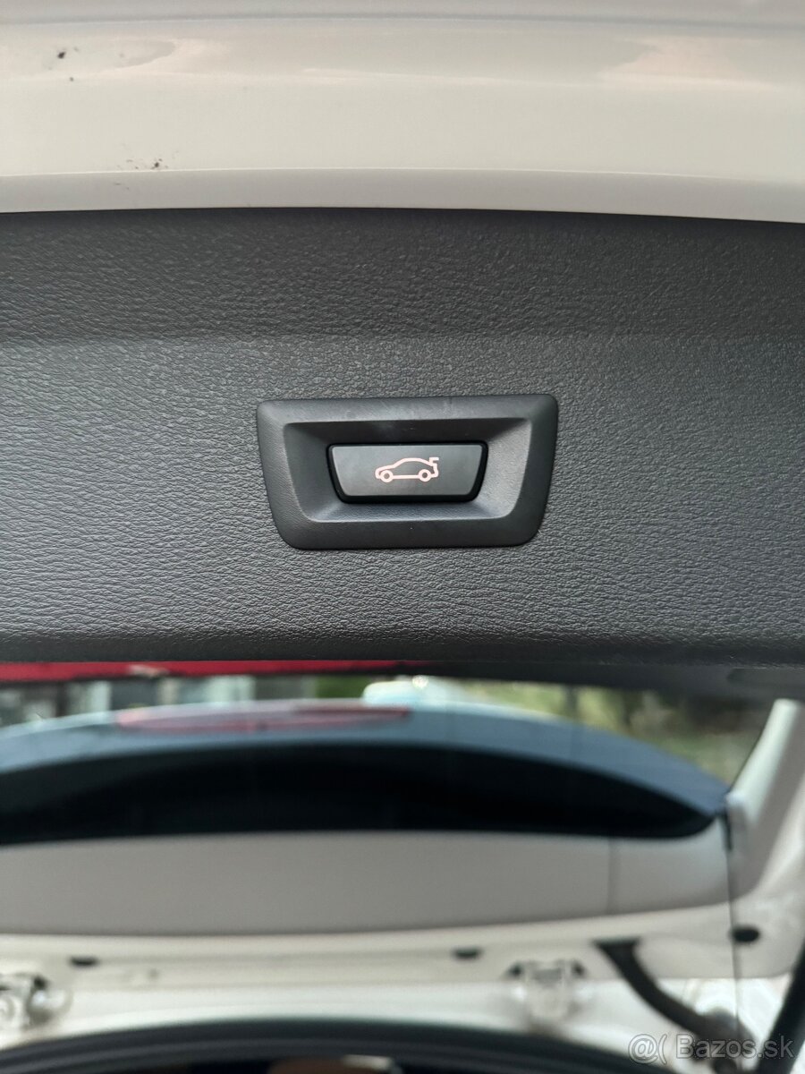BMW X1 18D Xdrive A/T Slovák 2/2022 - 15