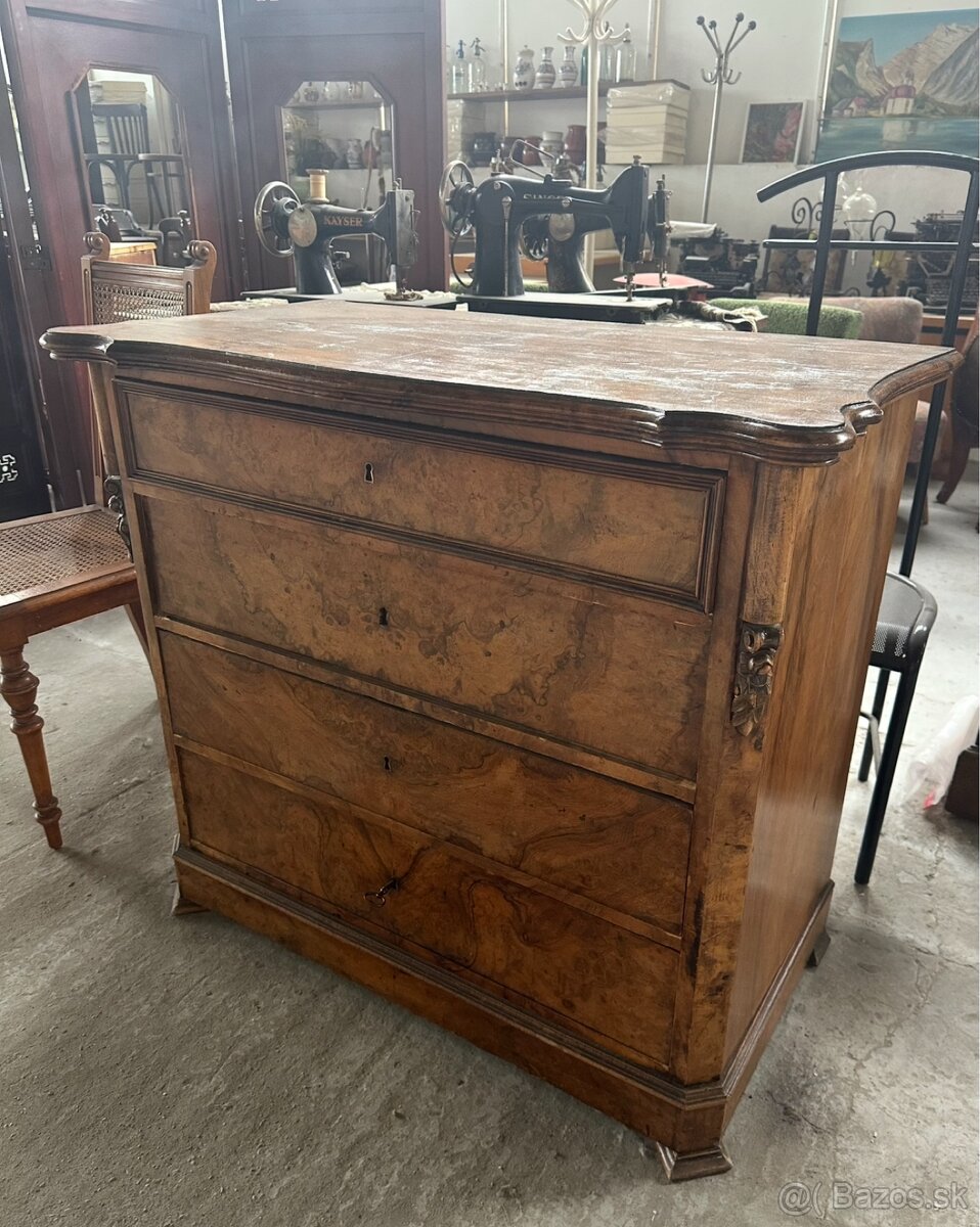 starožitná komoda - 15