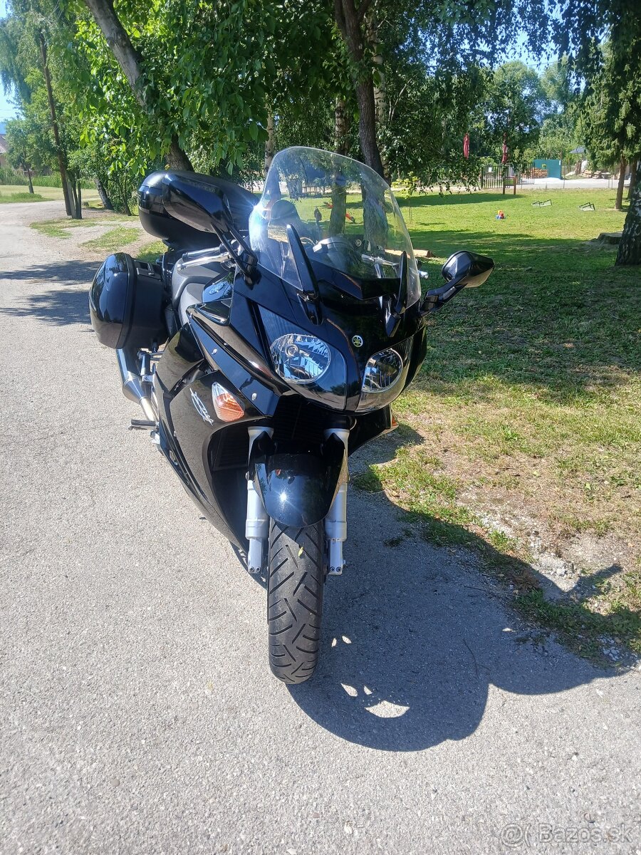 Yamaha FJR 1300 - 15