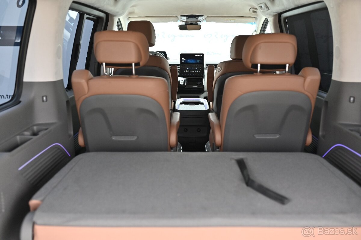 Hyundai Staria 2.2 Luxury - 15