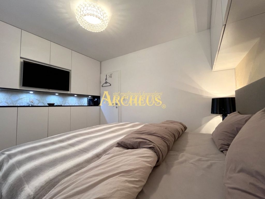 NÁJOM - 3 IZBOVÝ BYT S LOGGIOU, JIRÁSKOVA, BARDEJOV - 15