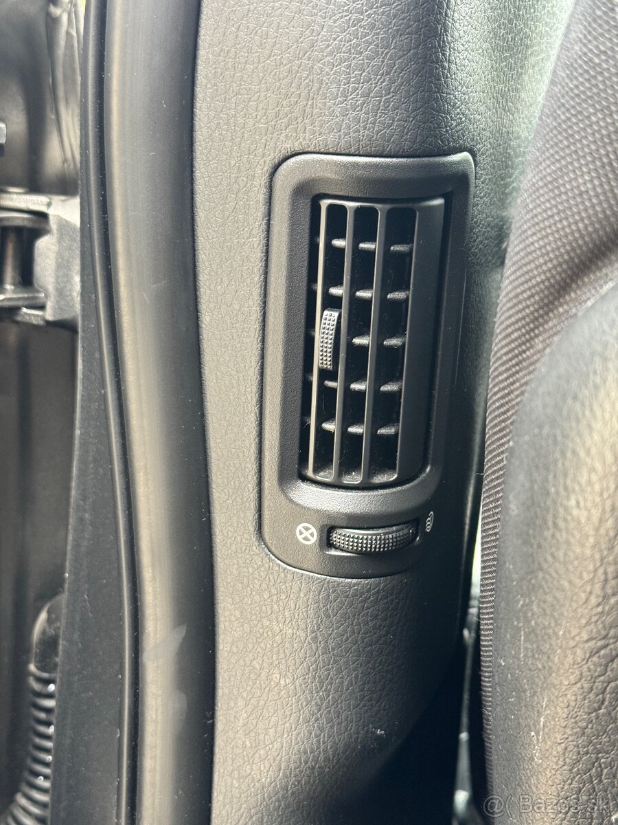 Kia Sorento Sorento 2.2 CRDi 4WD 7-miestne - 15