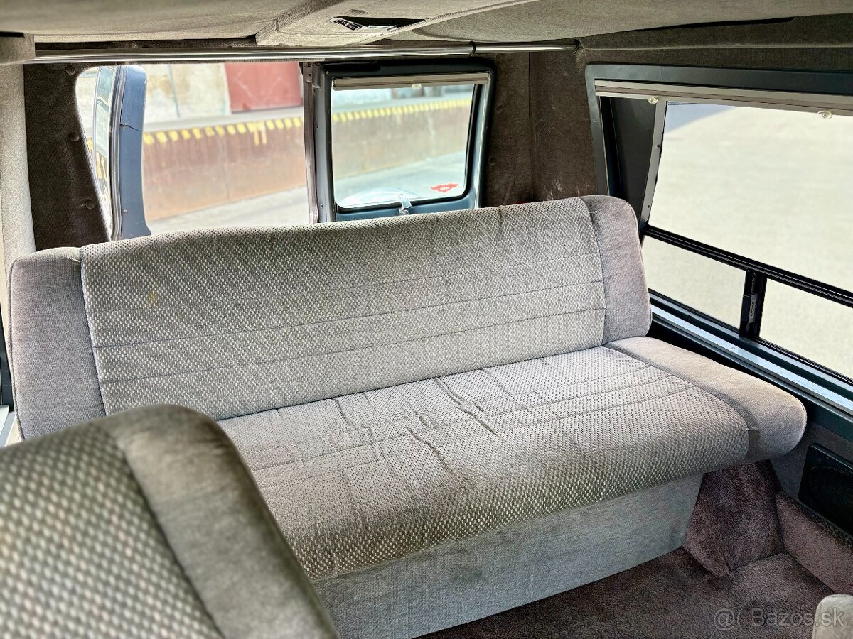1989 Dodge B-250 RAM VAN Bivouac Conversion | PERFEKTNÍ STAV - 15